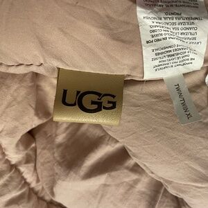Ugg Devon Pink Twin XL comforter